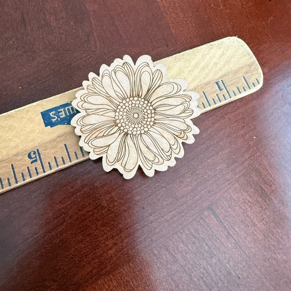 Jewelry - HMK . LIC brooch